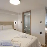 Apartament Thano's House 3 *