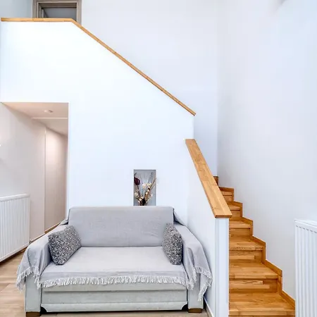 Thano's House 3 Lejlighed