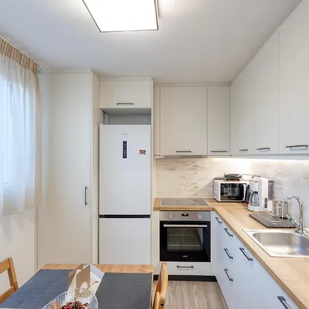 Daire Thano's House 3 *